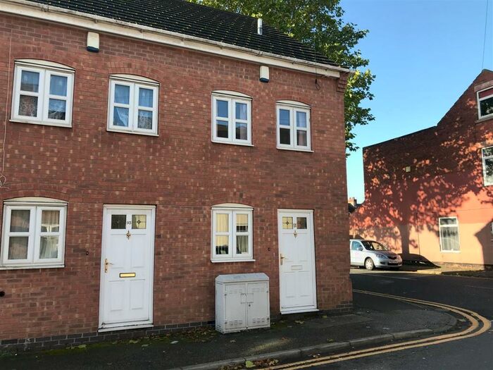 3 Bedroom Town House To Rent In St Michael Street, Sutton-in-Ashfield, Nottinghamshire, NG17