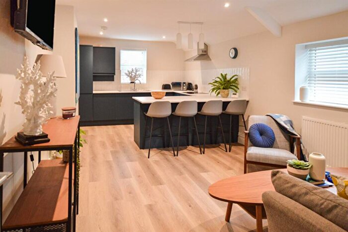 2 Bedroom Flat To Rent In Ninian Road, Cardiff, CF23