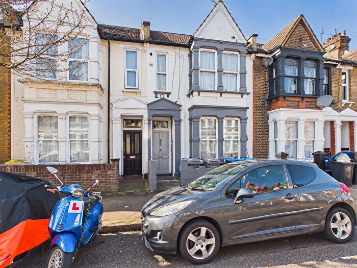 2 Bedroom Flat To Rent In Harley Road, London, NW10