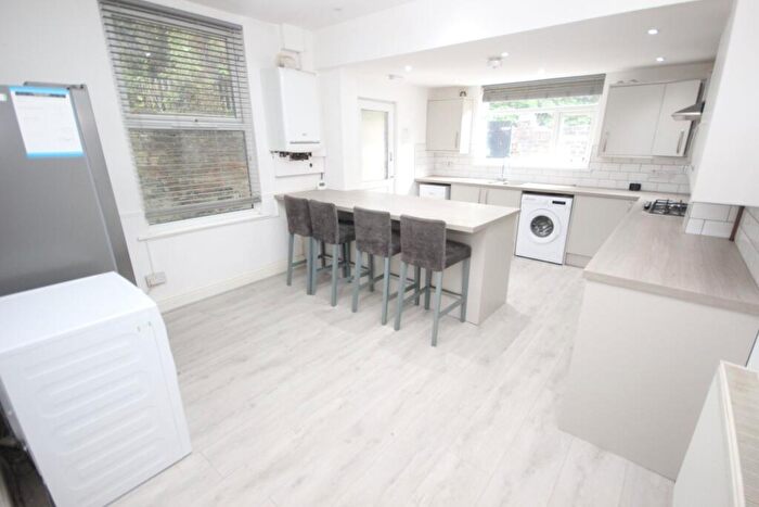 6 Bedroom Terraced House To Rent In Langdale Road, L15