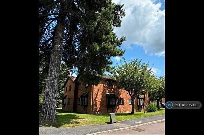 1 Bedroom Flat To Rent In Welham Green, North Mymms, Hatfield, AL9