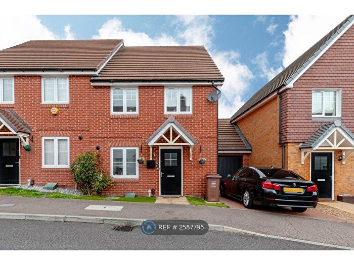 3 Bedroom Semi-Detached House To Rent In Templars Drive, Rochester, ME2