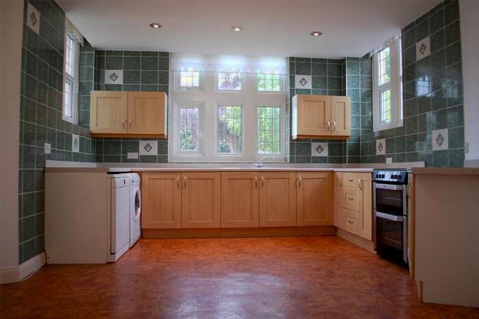 2 Bedroom Flat To Rent In Blewitt Court, Littlemore, Oxford, OX4