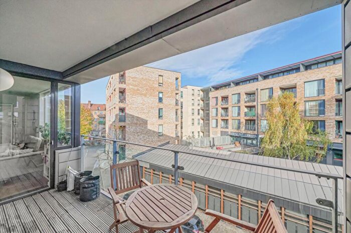 2 Bedroom Flat For Sale In Boundary Lane, Burgess Park, SE17