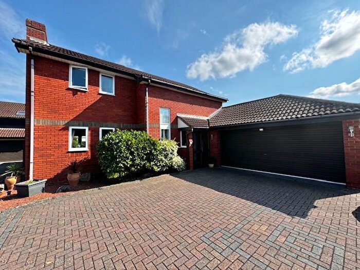 5 Bedroom Property To Rent In Littledown Drive, Bournemouth, BH7