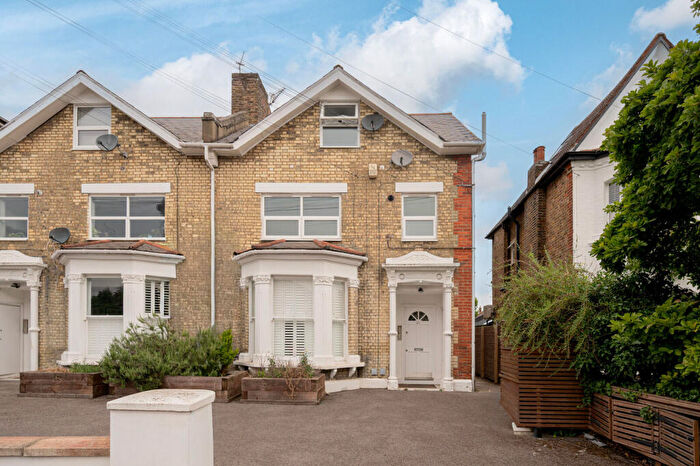 1 Bedroom Flat To Rent In Culverden Road, Bedford Hill, London, SW12