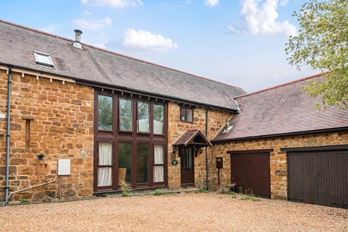 5 Bedroom Semi-Detached House For Sale In Fenny Compton, Warwickshire, CV47