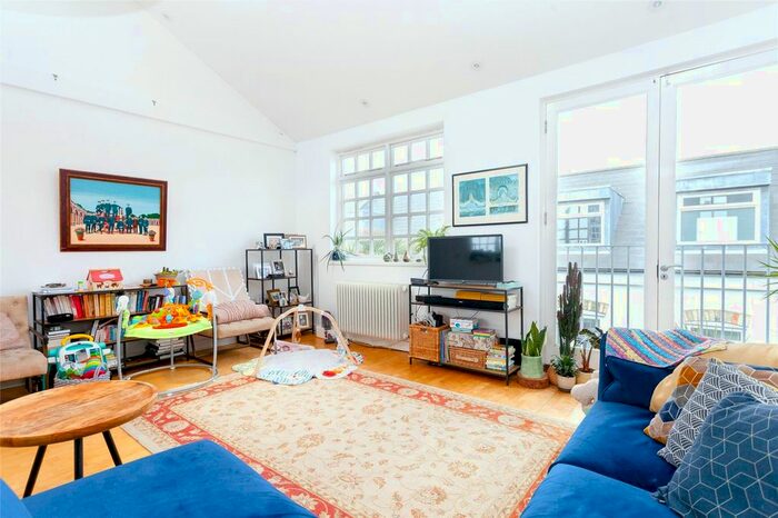 2 Bedroom Flat To Rent In Monsell Court, - Monsell Road, N4