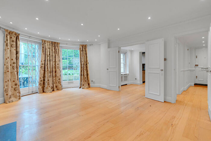 2 Bedroom Apartment To Rent In Regents Park Road, London, NW1