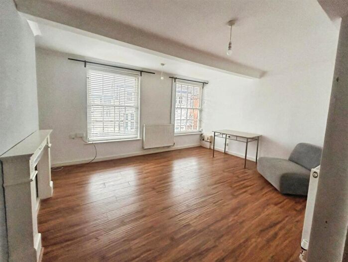 3 Bedroom Flat To Rent In High Street, Congleton, CW12