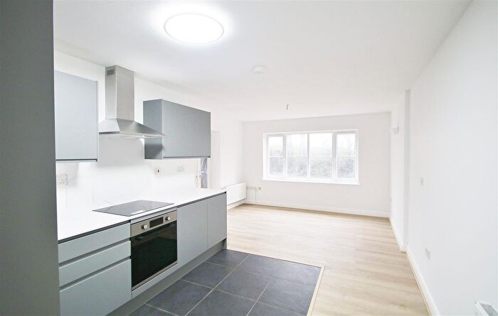 2 Bedroom Flat To Rent In Woodward House, Carshalton Road, Sutton, SM1