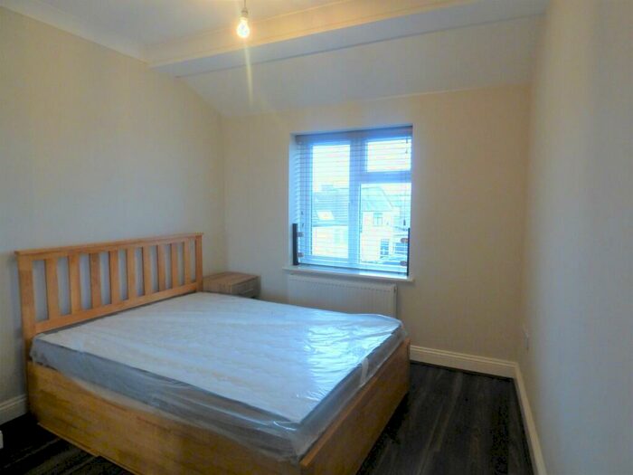 4 Bedroom Apartment To Rent In Moxon Street, EN5