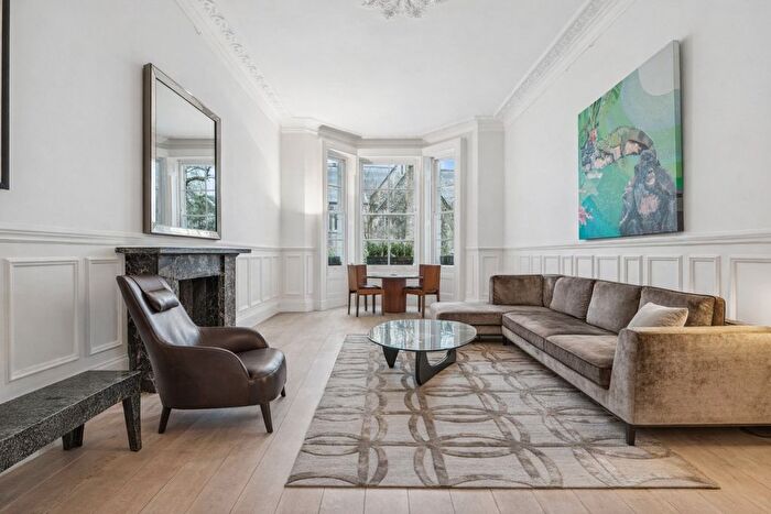 2 Bedroom Flat For Sale In Courtfield Gardens, Earls Court, SW5
