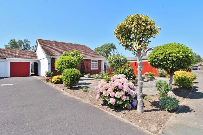 2 Bedroom Detached Bungalow For Sale In Lanes End, Hill Head, PO14
