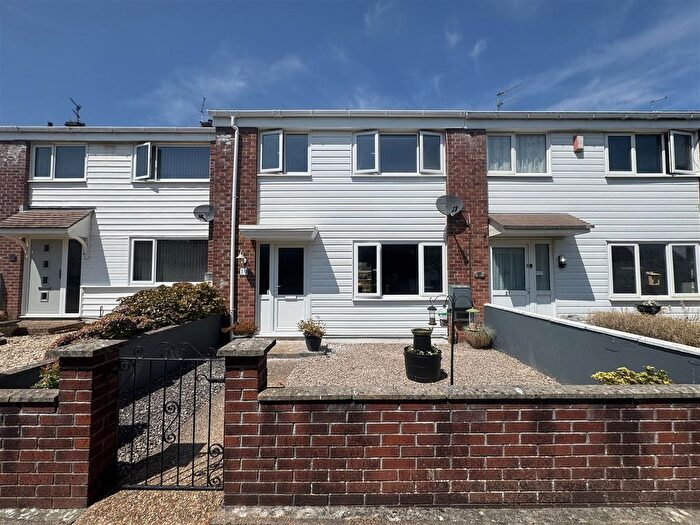 3 Bedroom Terraced House For Sale In Alden Walk, Plymouth, PL6