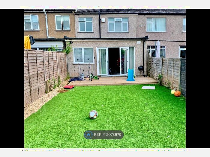 3 Bedroom Terraced House To Rent In Barton Avenue, Romford, RM7