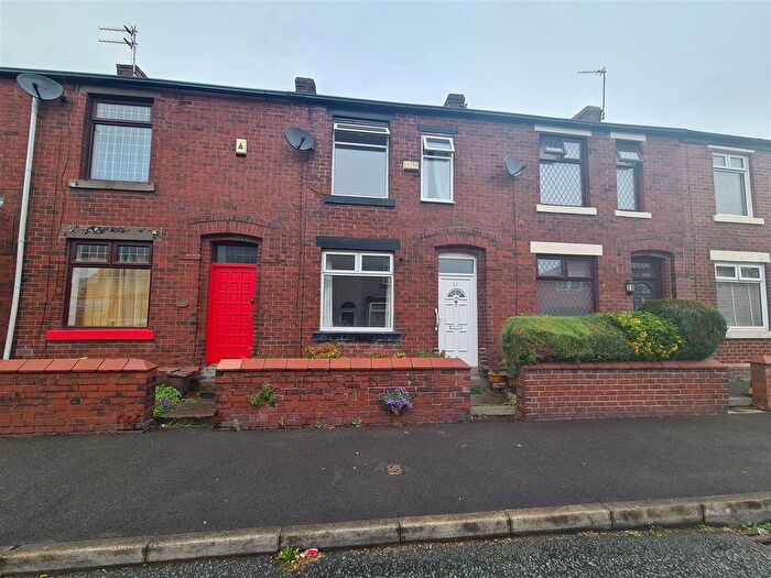 3 Bedroom Property To Rent In Willbutts Lane, Rochdale, OL11