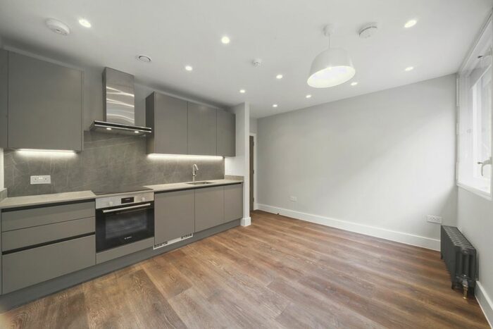 1 Bedroom Flat To Rent In Shorts Gardens, London, WC2H