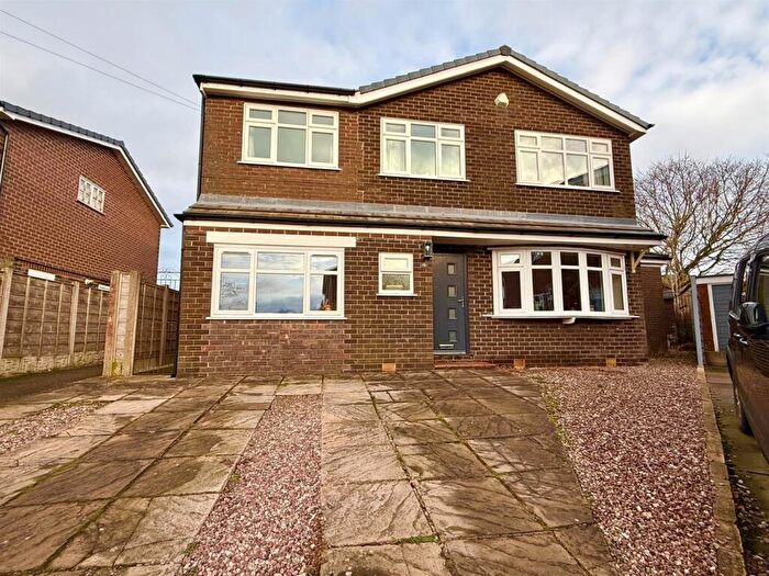 4 Bedroom Detached House For Sale In Bodmin Avenue, Macclesfield, SK10