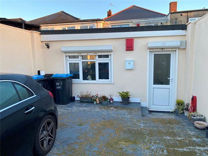 1 Bedroom Apartment For Sale In Wimborne Road, Kinson, Bournemouth, Dorset, BH10