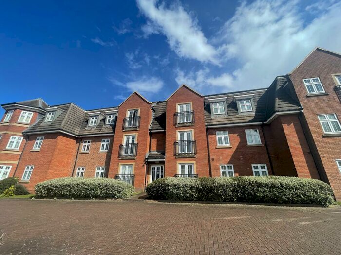 2 Bedroom Ground Flat To Rent In Grange Drive, Streetly, B74