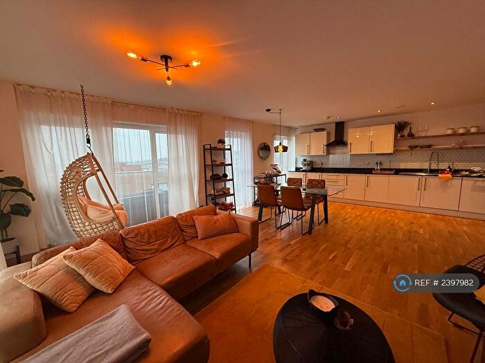 3 Bedroom Flat To Rent In Mill Pond Road, Dartford, DA1