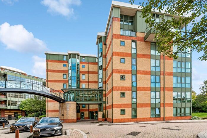 2 Bedroom Flat To Rent In Brasenose Drive, Barnes, SW13
