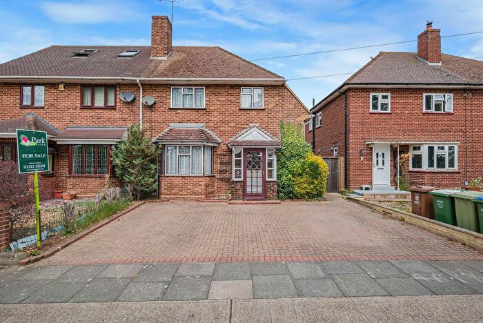 3 Bedroom Semi Detached House For Sale In Bourne Mead, Bexley, DA5