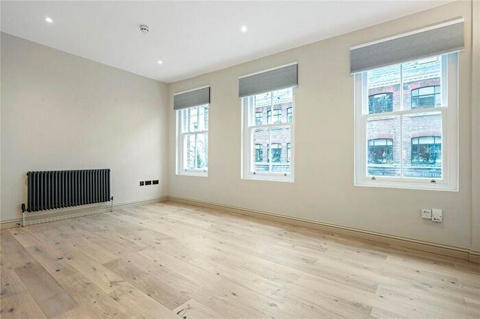 3 Bedroom Apartment To Rent In Exmouth Market, London, EC1R