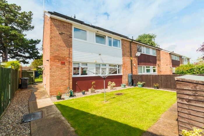 2 Bedroom Ground Maisonette To Rent In Shelley Close, Abingdon, OX14