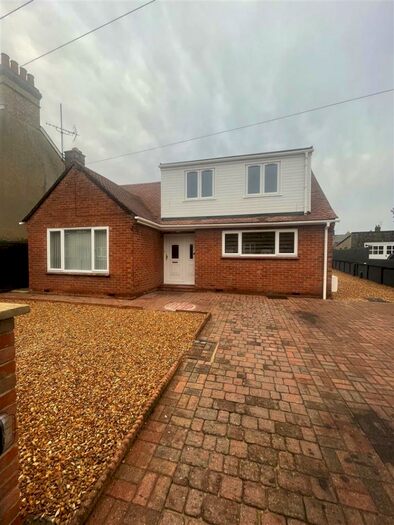 3 Bedroom House To Rent In Godstow Road, Wolvercote, Oxford, OX2