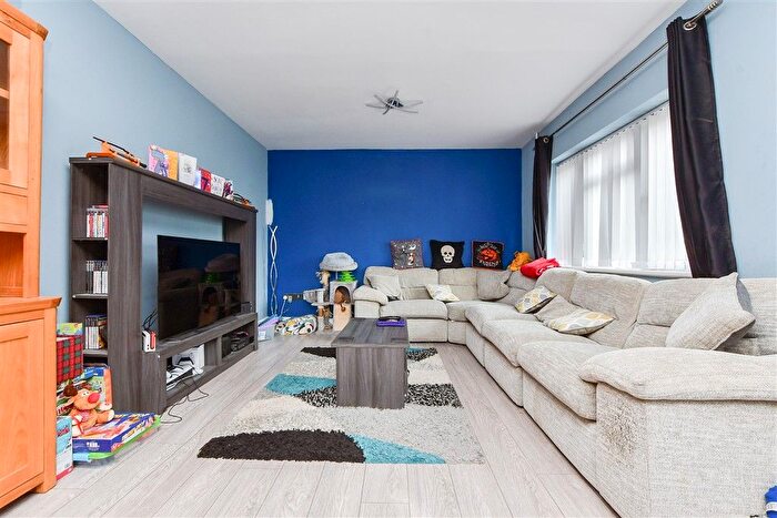 3 Bedroom Semi-Detached House For Sale In Colombo Square, Ramsgate, Kent, CT12
