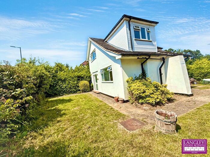 2 Bedroom Detached House For Sale In Links Way, Beckenham, BR3