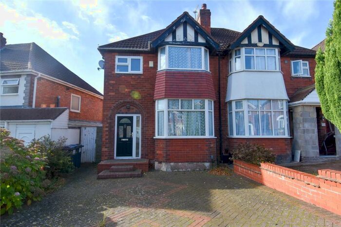 3 Bedroom Semi-Detached House To Rent In Farren Road, Birmingham, West Midlands, B31