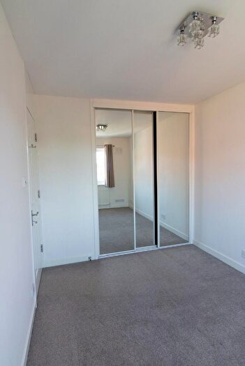 3 Bedroom Semi-Detached House To Rent In Furze Close, Redhill, RH1