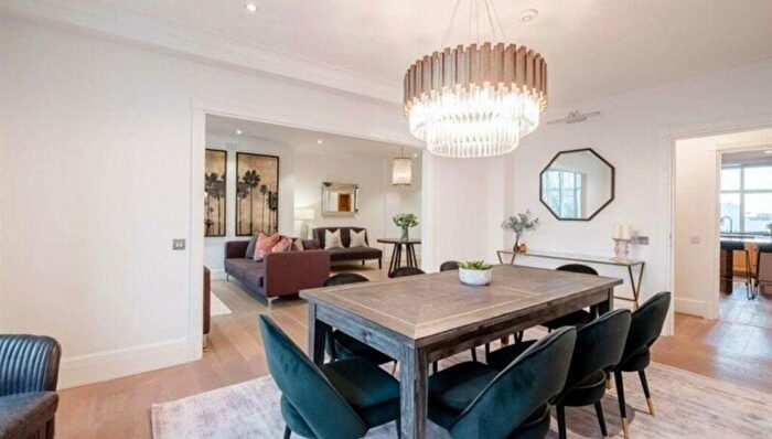 5 Bedroom Apartment To Rent In Strathmore Court, Park Road, London, NW8