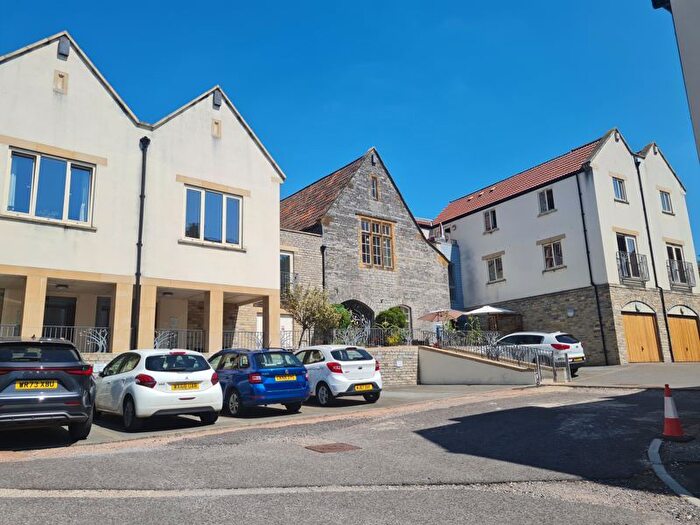 2 Bedroom Flat For Sale In Court House Close, Somerton, TA11