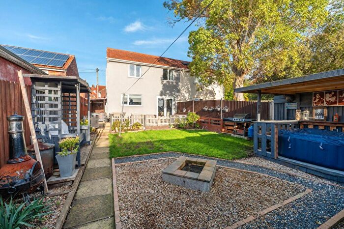 3 Bedroom Semi Detached House For Sale In Dakin Road, Norwich, NR3