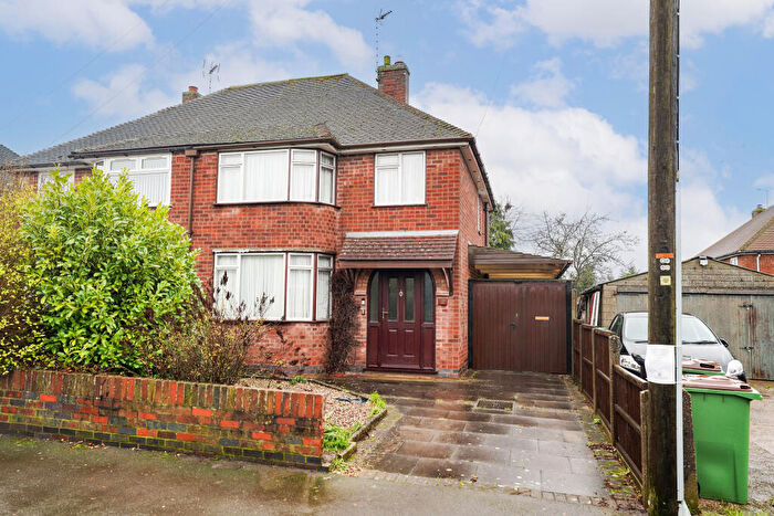 3 Bedroom Semi Detached House For Sale In Bramcote Road, Wigston, Leicester, Leicestershire, LE18