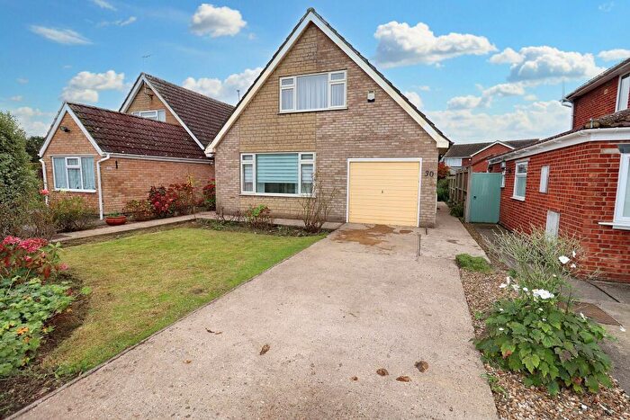 2 Bedroom Chalet For Sale In Forge Crescent, Pinchbeck, PE11