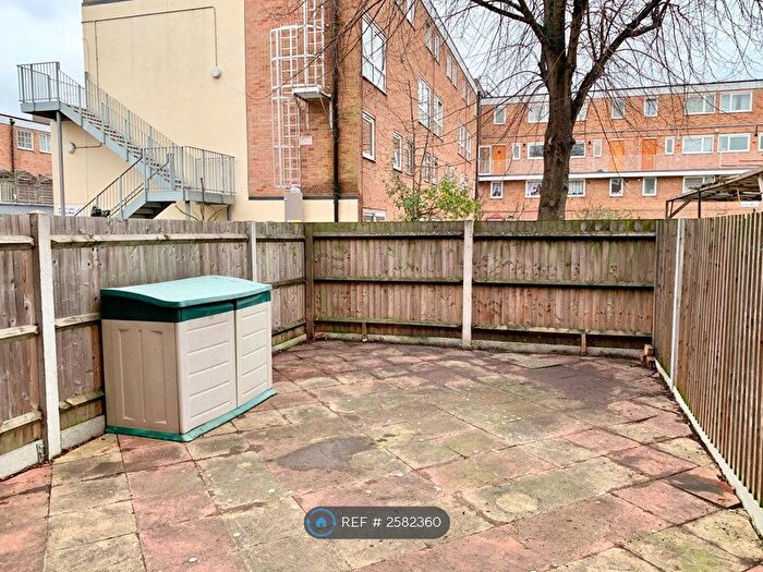 3 Bedroom Maisonette To Rent In Portia Way, London, E3