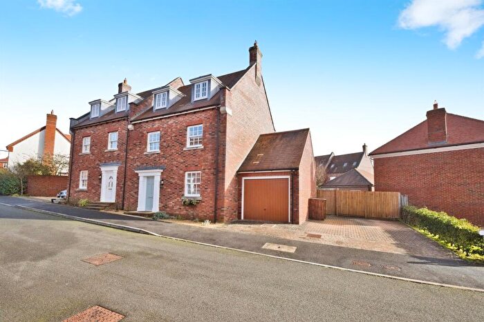 4 Bedroom Town House For Sale In Halyars Way, Yeovil, BA21