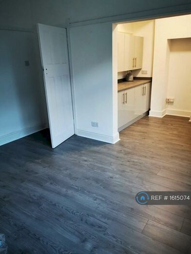 3 Bedroom Semi-Detached House To Rent In Comely Avenue, Wallasey, CH44