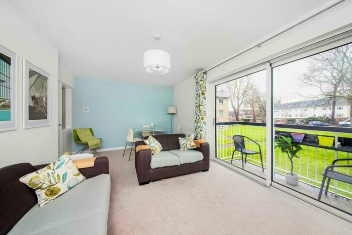 2 Bedroom Apartment To Rent In Springfield Road, Sydenham, London, SE26