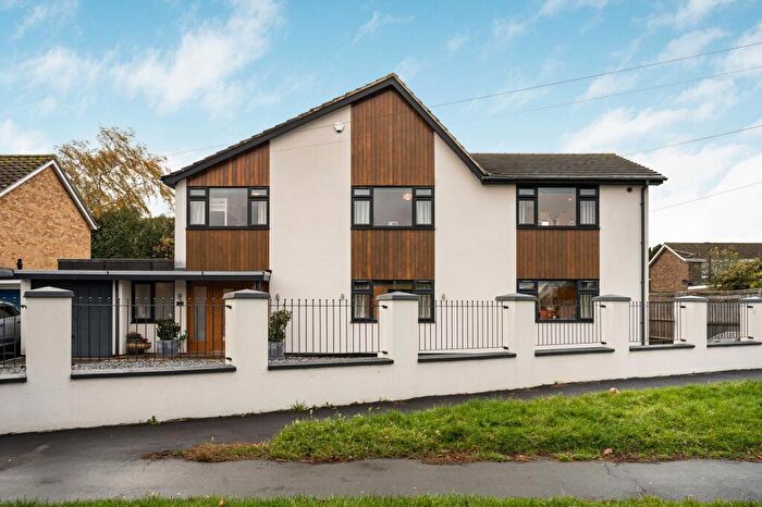 5 Bedroom Detached House For Sale In Browns Road, Holmer Green, HP15