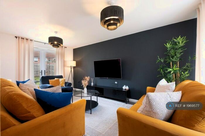 4 Bedroom Semi-Detached House To Rent In Drake Avenue, Peterborough, PE2