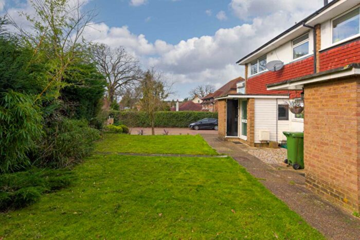 2 Bedroom Maisonette To Rent In Chessington Road, West Ewell, KT19