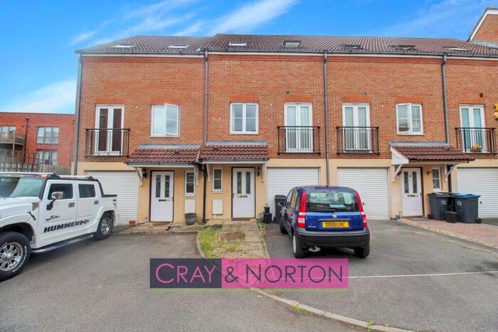 3 Bedroom House To Rent In East India Way, Addiscombe, CR0