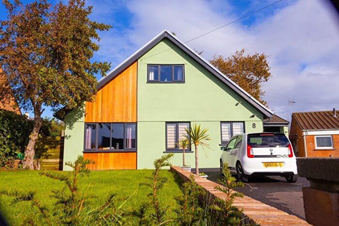 4 Bedroom Detached Bungalow For Sale In Ham Lane South, Llantwit Major, CF61