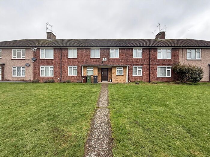 1 Bedroom Flat To Rent In Friars Way, Bushey, WD23